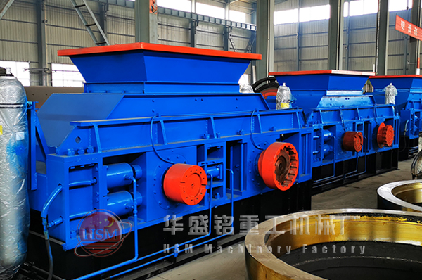 1510型液压对辊破碎机装车发往安徽桐城 