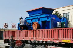 两台1510大型液压对辊破碎机一起发往安徽宣城 