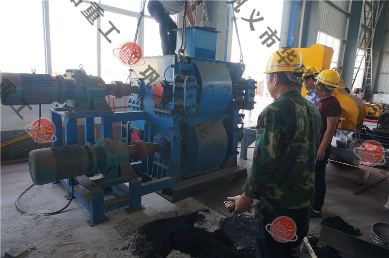 四辊破碎机发货现场