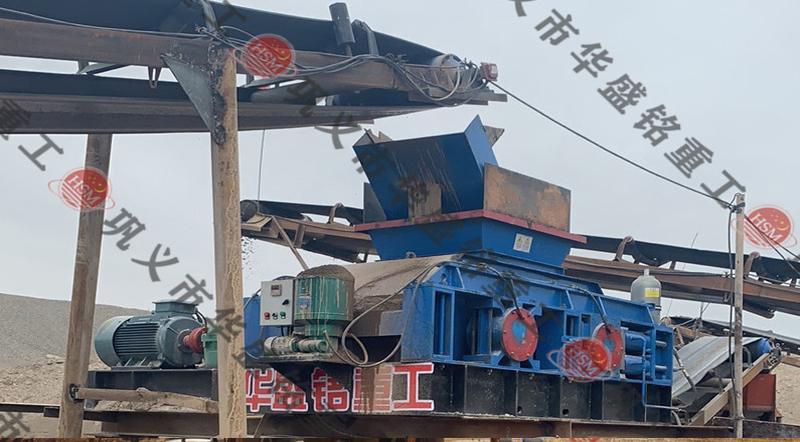 花岗岩制砂机发货现场